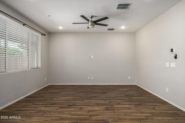 7039 N 84TH Avenue, Glendale, AZ 85305