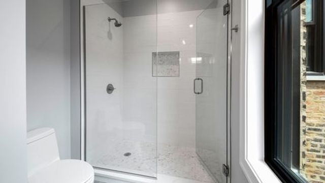 1339 N Noble Street 1, Chicago, IL 60642