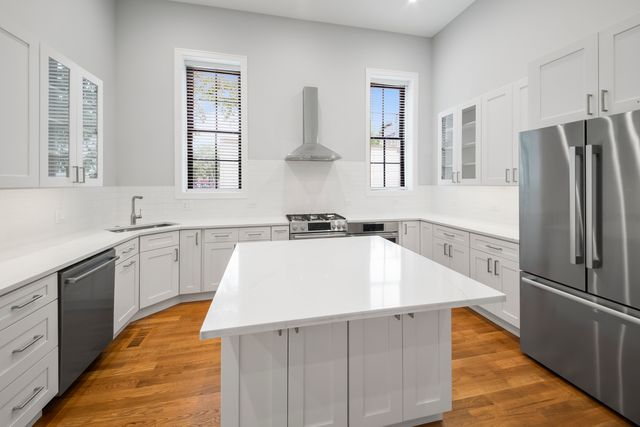 1339 N Noble Street 1, Chicago, IL 60642