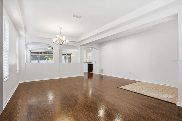 471 WESTCHESTER HILLS LANE, Valrico, FL 33594