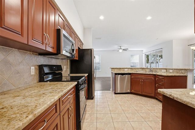 471 WESTCHESTER HILLS LANE, Valrico, FL 33594