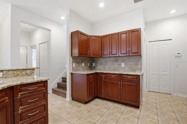 471 WESTCHESTER HILLS LANE, Valrico, FL 33594