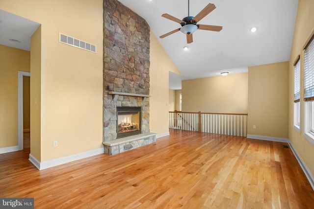 54 BLUESTONE CT, Lake Harmony, PA 18624
