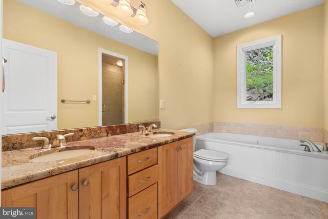 54 BLUESTONE CT, Lake Harmony, PA 18624