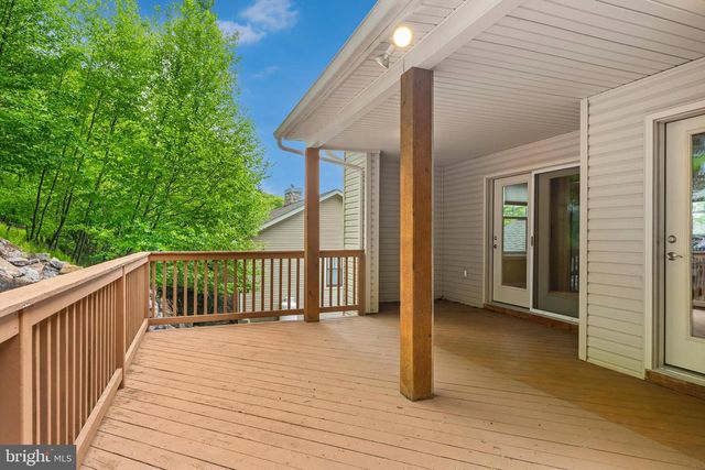54 BLUESTONE CT, Lake Harmony, PA 18624
