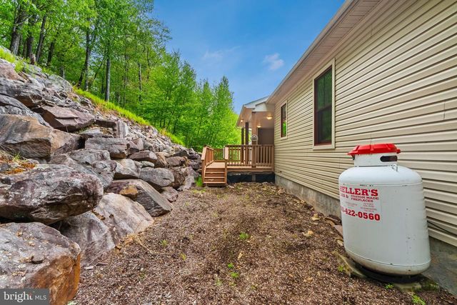54 BLUESTONE CT, Lake Harmony, PA 18624