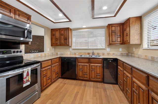 3136 Pin Oak Court, Farmers Branch, TX 75234