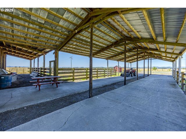 92950 PITNEY Ln, Junction City, OR 97448