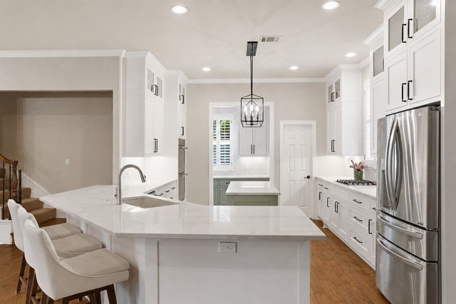 180 Creekway Bend, Southlake, TX 76092