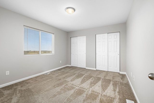 2609 Granite Dr NW, Minot, ND 58703
