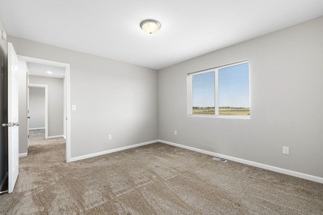 2609 Granite Dr NW, Minot, ND 58703