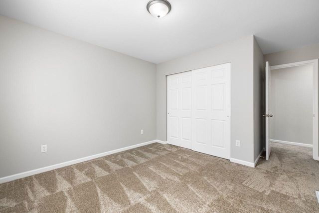 2609 Granite Dr NW, Minot, ND 58703