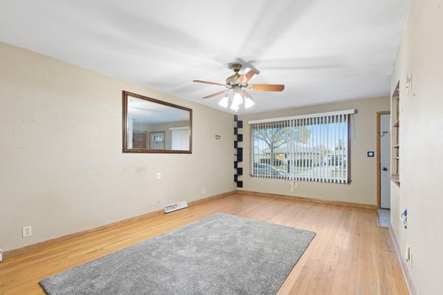 2423 W Halsey AVENUE, Milwaukee, WI 53221