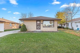 2423 W Halsey AVENUE, Milwaukee, WI 53221