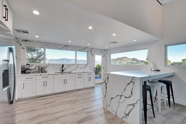 3546 Multiview Drive, Los Angeles, CA 90068