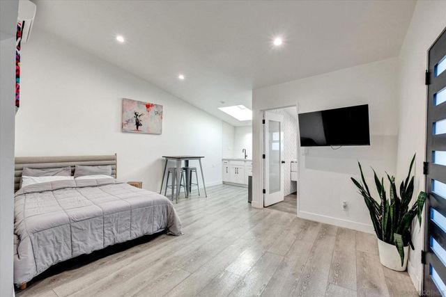 3546 Multiview Drive, Los Angeles, CA 90068