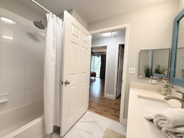 5701 BENTGRASS DRIVE 18-104, Sarasota, FL 34235