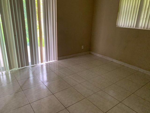 3296 NW 41ST Street, Lauderdale Lakes, FL 33309