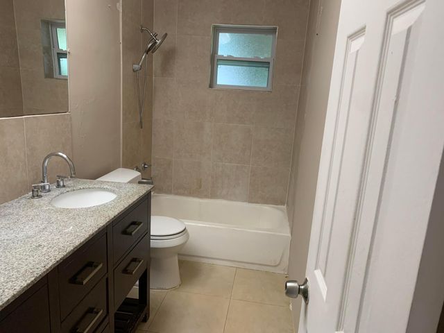 3296 NW 41ST Street, Lauderdale Lakes, FL 33309