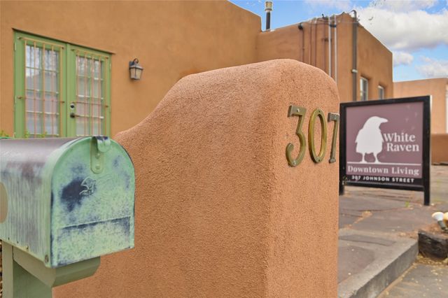 307 Johnson, Santa Fe, NM 87501