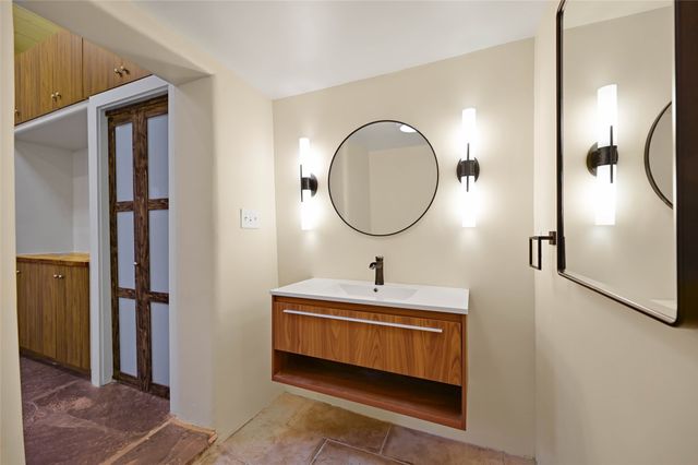307 Johnson, Santa Fe, NM 87501