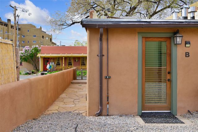 307 Johnson, Santa Fe, NM 87501