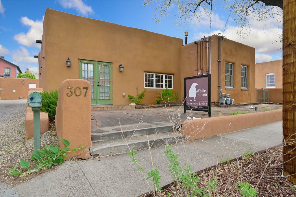 307 Johnson, Santa Fe, NM 87501