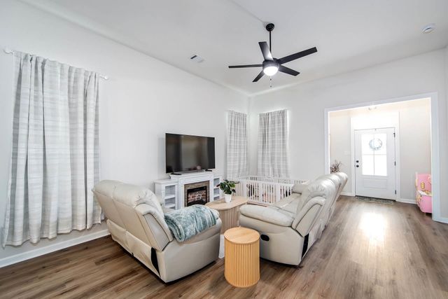 129 Villa Dr, Thibodaux, LA 70301