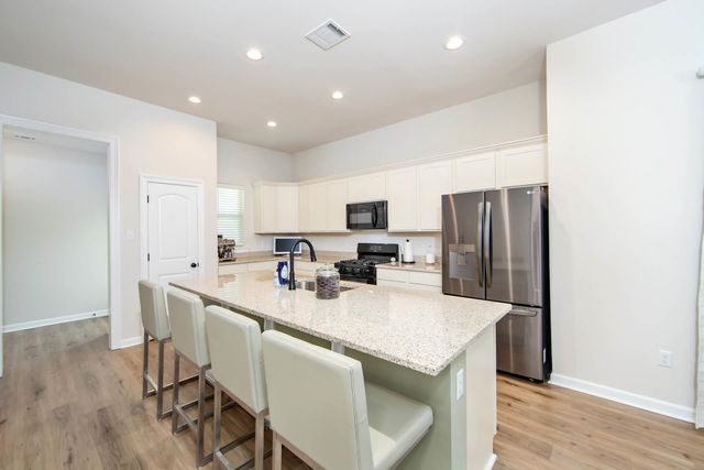129 Villa Dr, Thibodaux, LA 70301