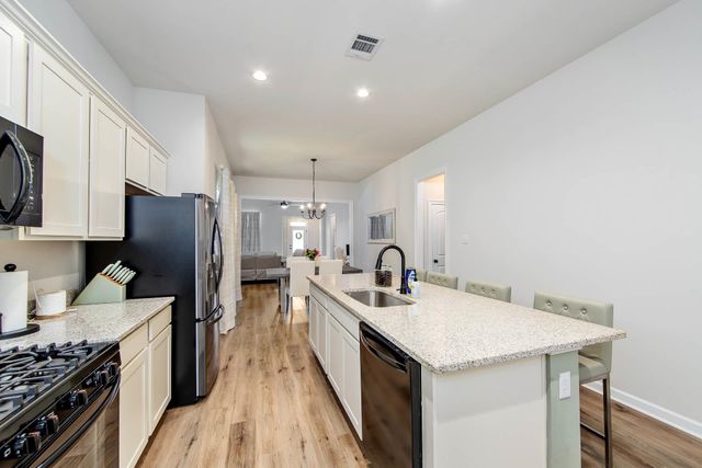 129 Villa Dr, Thibodaux, LA 70301