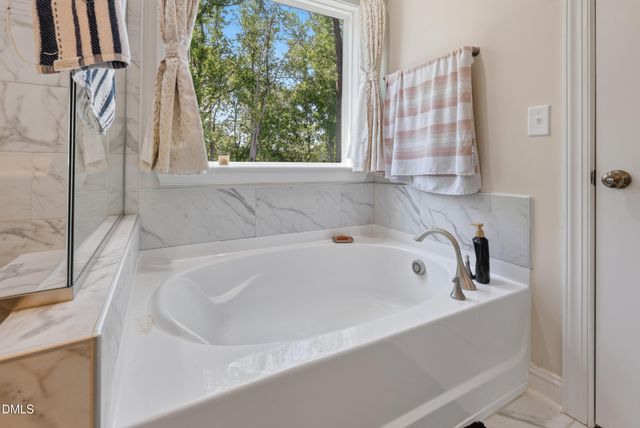 1752 Alpine Summer Lane, Apex, NC 27502