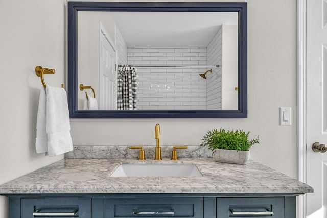 6125 Middleton COURT S, Greendale, WI 53129