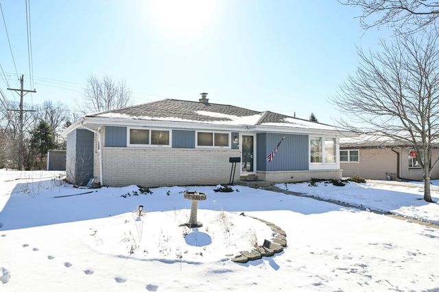 6125 Middleton COURT S, Greendale, WI 53129