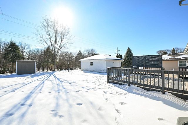 6125 Middleton COURT S, Greendale, WI 53129