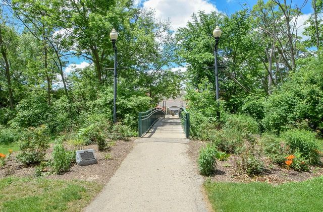 6125 Middleton COURT S, Greendale, WI 53129