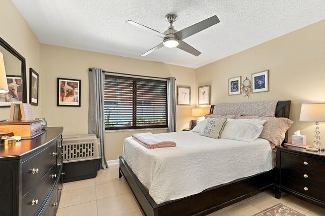 99 Cuyahoga Road, Lake Worth, FL 33467
