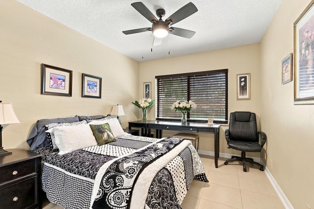 99 Cuyahoga Road, Lake Worth, FL 33467