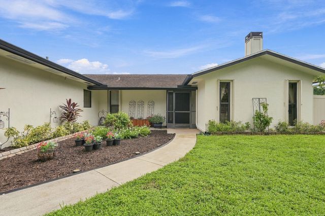 99 Cuyahoga Road, Lake Worth, FL 33467