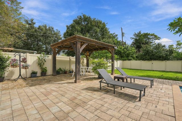 99 Cuyahoga Road, Lake Worth, FL 33467