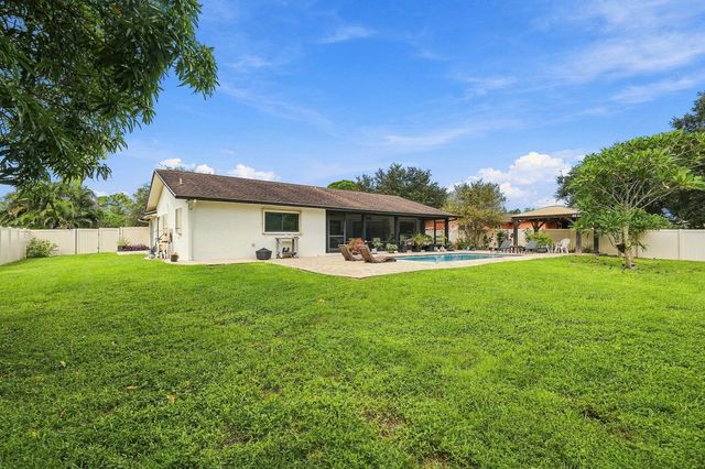 99 Cuyahoga Road, Lake Worth, FL 33467