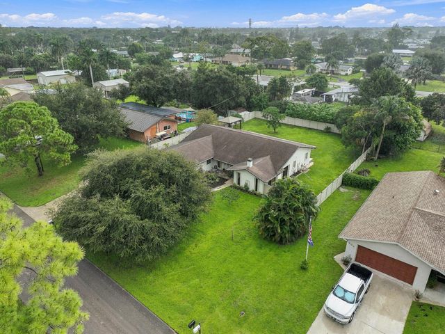99 Cuyahoga Road, Lake Worth, FL 33467