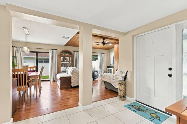 99 Cuyahoga Road, Lake Worth, FL 33467