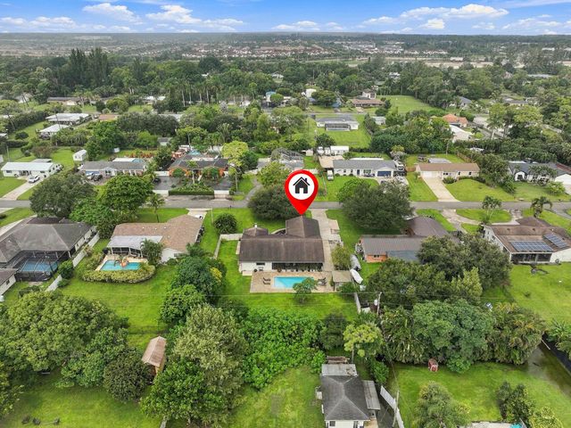 99 Cuyahoga Road, Lake Worth, FL 33467