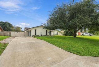 99 Cuyahoga Road, Lake Worth, FL 33467