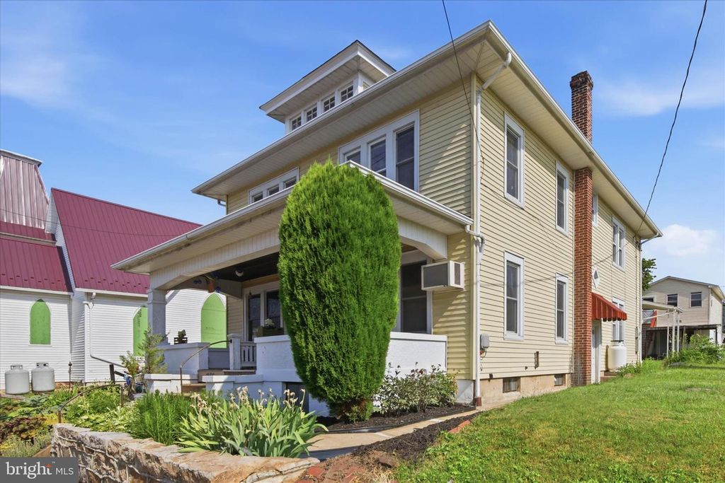 274 MOORE ST, Millersburg, PA 17061