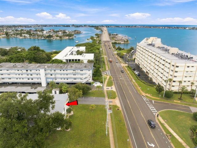 2950 W BAY DRIVE B1, Belleair Bluffs, FL 33770