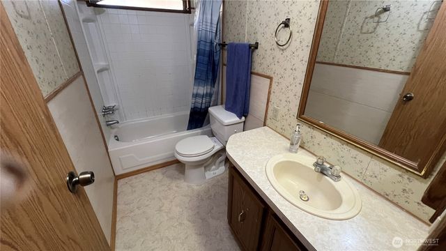 39058 Shoreview Drive NE, Hansville, WA 98340