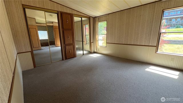 39058 Shoreview Drive NE, Hansville, WA 98340