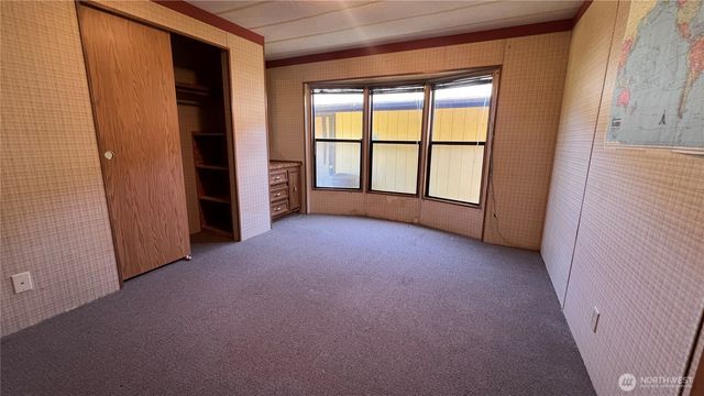 39058 Shoreview Drive NE, Hansville, WA 98340