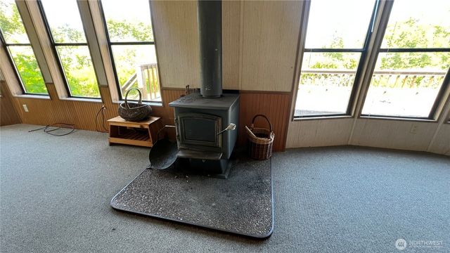 39058 Shoreview Drive NE, Hansville, WA 98340
